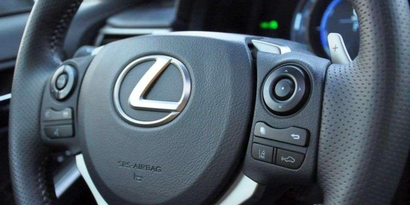 Lexus IS 300h F-Sport - miłość od drugiego wejrzenia