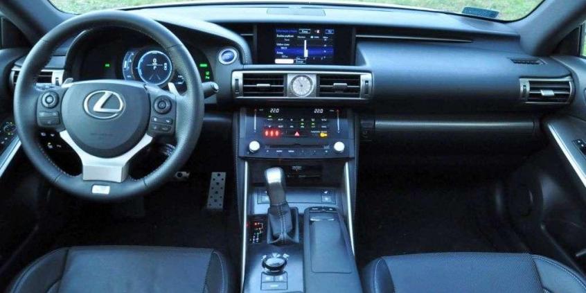 Lexus IS 300h F-Sport - miłość od drugiego wejrzenia