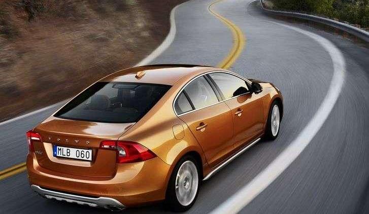 Limuzyna szukająca pieszych - Volvo S60