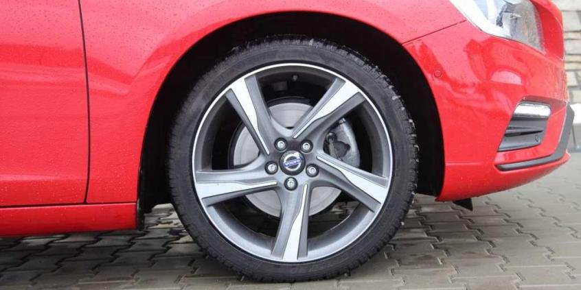 Volvo S60 D4 R-Design - pozory mylą