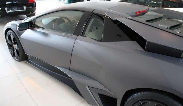 Lamborghini Reventon - piękny czy bestia?