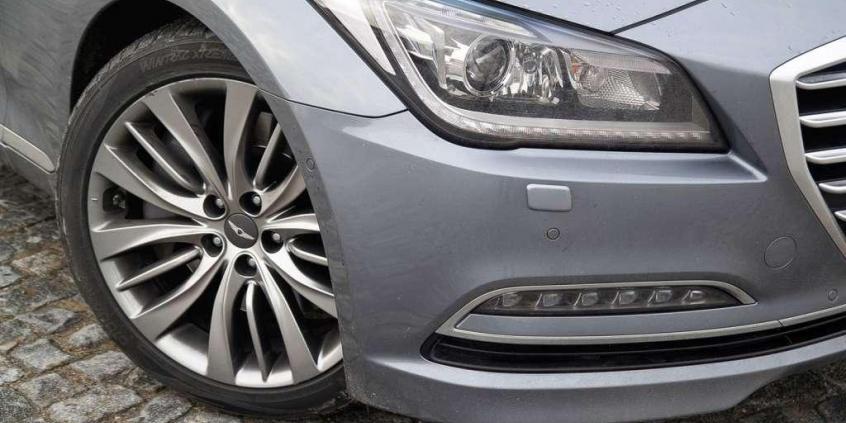 Hyundai Genesis 3.8 HTRAC vs. Lancia Thema 3.6 AWD - nie tylko Niemcy