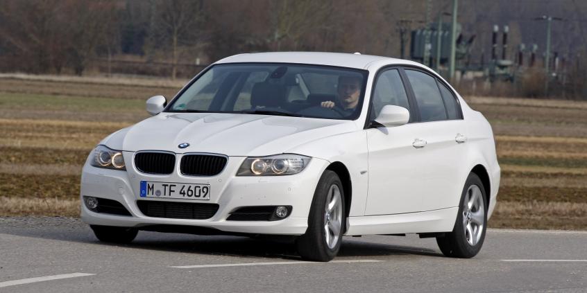 Duże, tanie, wygodne i bezpieczne. Auta do 15 tys. zł, którymi nie strach jeździć