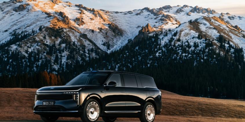 Prysznic w bagażniku i zwrotność Smarta. Gigantyczny chiński SUV IM LS9 Hyper to jeżdżący apartament