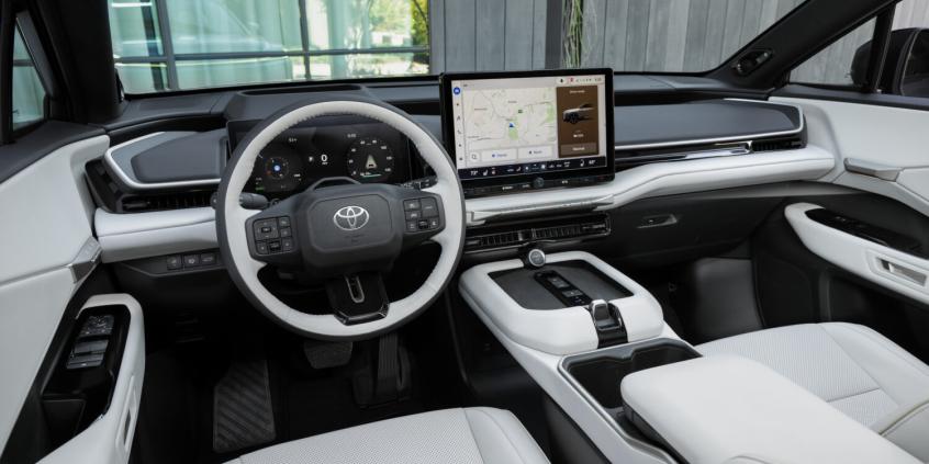 Toyota Highlander przechodzi na prąd i rzuca wyzwanie Kii EV9