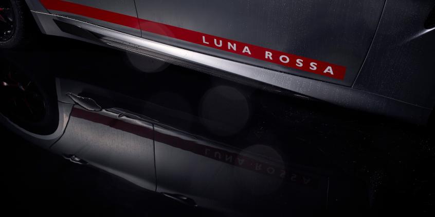 Włoska inżynieria w ekstremalnym wydaniu. Alfa Romeo prezentuje Giulię Quadrifoglio Luna Rossa