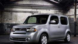 Nissan Cube - widok z przodu