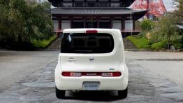 Nissan Cube - widok z tyłu