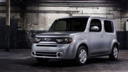 Nissan Cube - widok z przodu