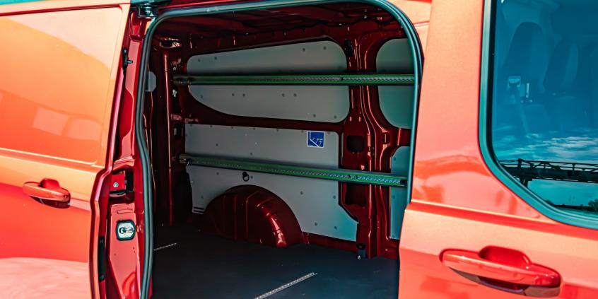 Test: Ford Transit Custom Van L1 PHEV Sport. Hybrydowy dostawczak to już nie fanaberia a wybór z rozsądku