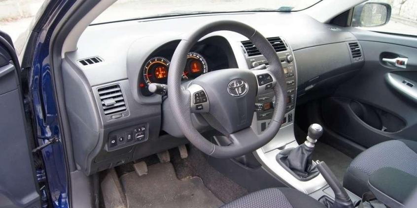 Czy warto kupić: używana Toyota Corolla X (2006-2013)
