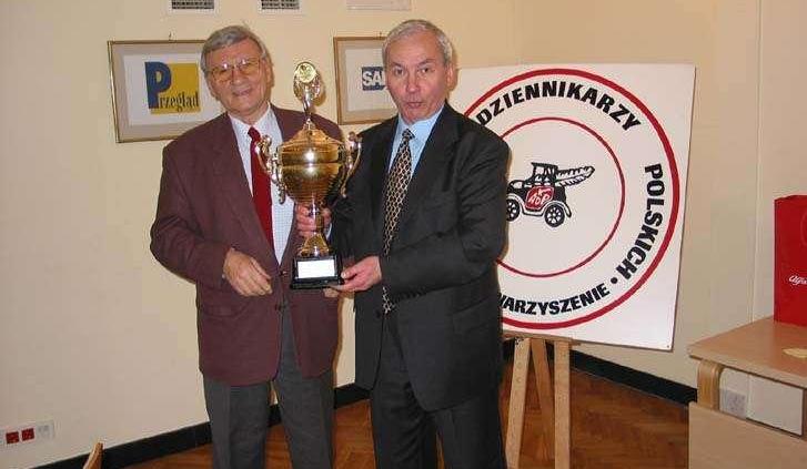 Puchary i nagrody dla dziennikarzy