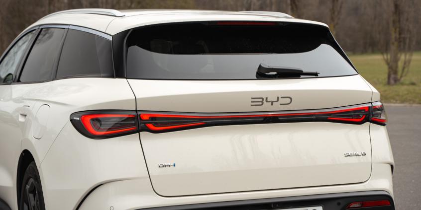 BYD Seal 6 DM-i Touring Comfort to całkiem niezły chiński Passat, ale bywa też męczący