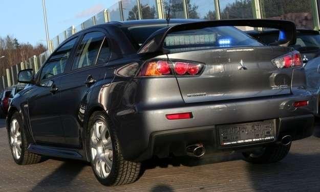 TOP 10 | Niezwykłe radiowozy