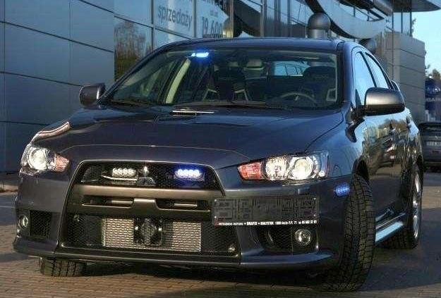 TOP 10 | Niezwykłe radiowozy