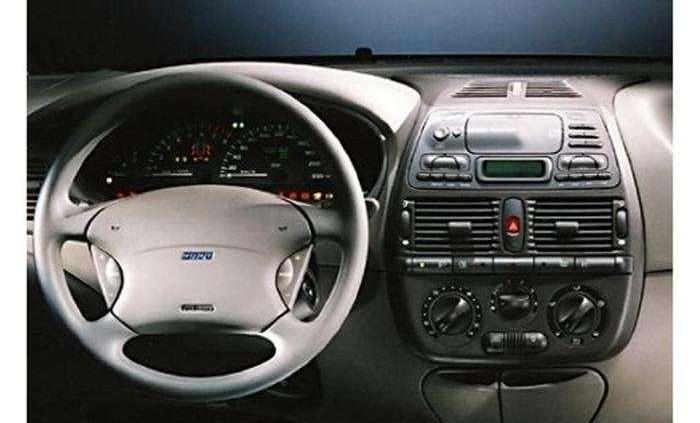 Fiat Marea - bezbarwna, ale tania