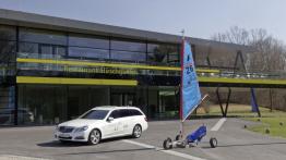 Mercedes E 300 BlueTEC HYBRID kombi - lewy bok