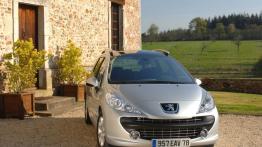 Peugeot 207 Kombi - przód - reflektory wyłączone