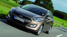 Hyundai i30 II kombi - widok z przodu