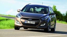 Hyundai i30 II kombi - widok z przodu