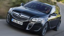 Opel Insignia OPC Kombi - widok z przodu
