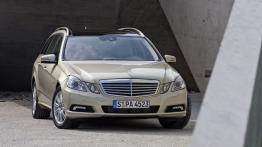 Mercedes E 250 CDI W212 kombi - widok z przodu