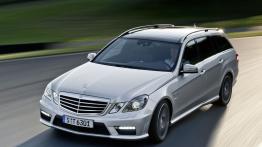 Mercedes Klasa E 63 AMG Kombi - widok z przodu