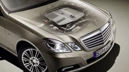 Mercedes E 250 CDI W212 kombi - maska zamknięta