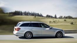 Mercedes Klasa E 63 AMG Kombi - prawy bok