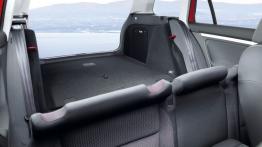 Volkswagen Golf V Kombi - tylna kanapa złożona, widok z boku