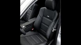 Mercedes Klasa E 63 AMG Kombi - fotel kierowcy, widok z przodu