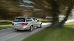 Mercedes E 250 CDI W212 kombi - widok z tyłu