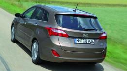 Hyundai i30 II kombi - widok z tyłu