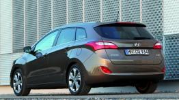 Hyundai i30 II kombi - widok z tyłu