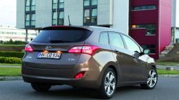 Hyundai i30 II kombi - widok z tyłu
