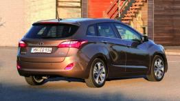 Hyundai i30 II kombi - widok z tyłu