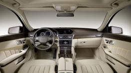 Mercedes E 250 CDI W212 kombi - pełny panel przedni