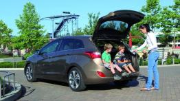 Hyundai i30 II kombi - tył - bagażnik otwarty