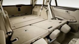 Mercedes E 250 CDI W212 kombi - tylna kanapa złożona, widok z boku