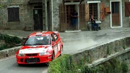 Mitsubishi Lancer EVO VI WRC - widok z przodu