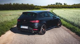 Seat Leon Cupra R – czym różni się od „zwykłej” Cupry? I czy warto dopłacać?