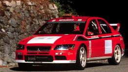 Mitsubishi Lancer Evo WRC - widok z przodu