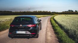 Seat Leon Cupra R – czym różni się od „zwykłej” Cupry? I czy warto dopłacać?