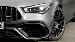 Mercedes-AMG CLA45 4MATIC+ - lewy przedni reflektor - w??czony