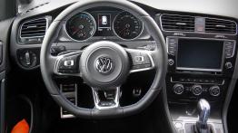 Volkswagen Golf GTE - moc dwóch serc