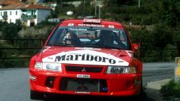 Mitsubishi Lancer EVO VI WRC - widok z przodu