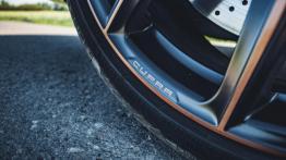 Seat Leon Cupra R – czym różni się od „zwykłej” Cupry? I czy warto dopłacać?