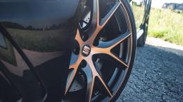 Seat Leon Cupra R – czym różni się od „zwykłej” Cupry? I czy warto dopłacać?