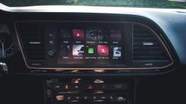 Seat Leon Cupra R – czym różni się od „zwykłej” Cupry? I czy warto dopłacać?