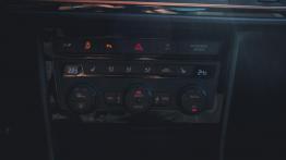 Seat Leon Cupra R – czym różni się od „zwykłej” Cupry? I czy warto dopłacać?